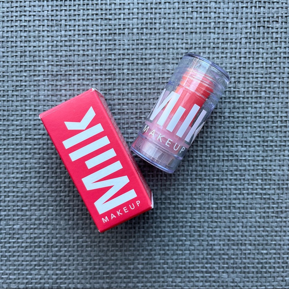 MILK MAKEUP
Watermelon Brightening Serum